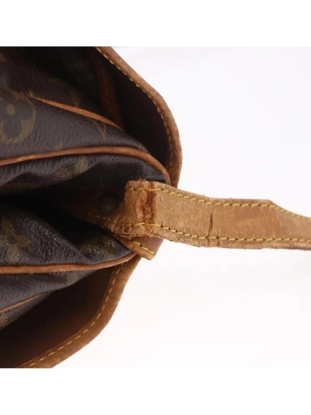 Authentic LOUIS VUITTON Monogram Saumur 30 Shoulder Bag M42256 LV